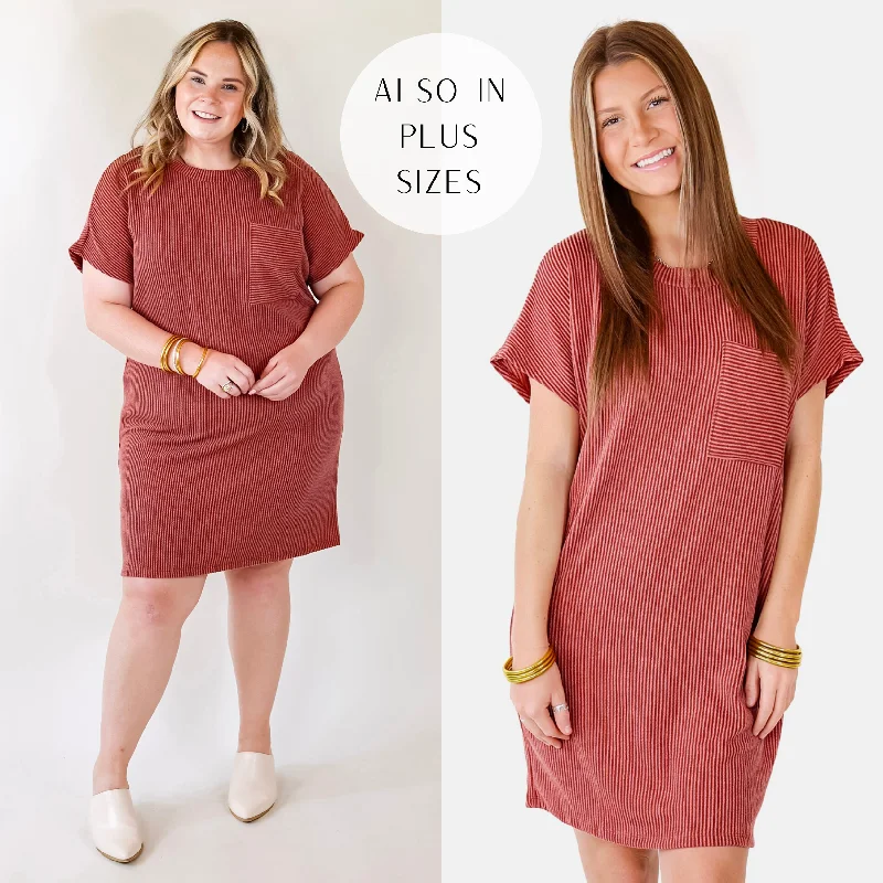 Coffee and Carefree Ribbed Short Sleeve Dress with Front Pocket in Rust Red