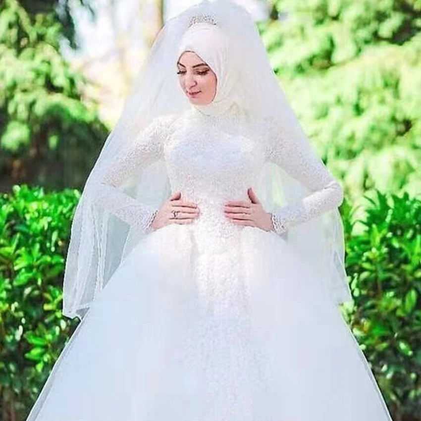 Long Sleeve Muslim Wedding Dress M01 Colorful Lace Applique Fluffy